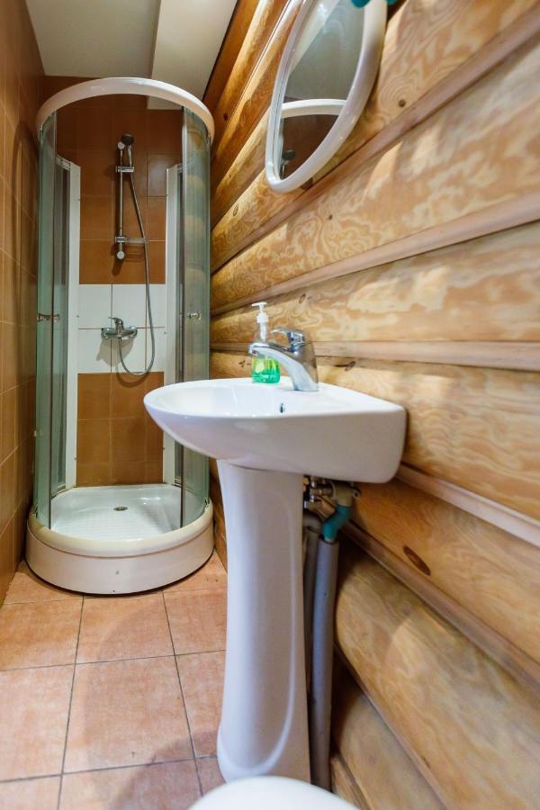 Hotel Viesu Nams “Dimantu Ferma” à Ikšķile Extérieur photo