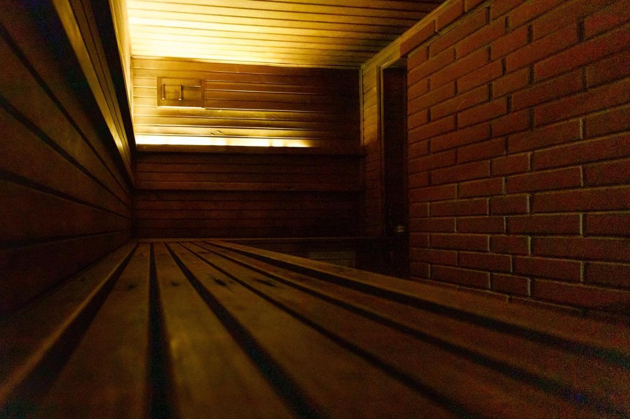Hotel Viesu Nams “Dimantu Ferma” à Ikšķile Extérieur photo