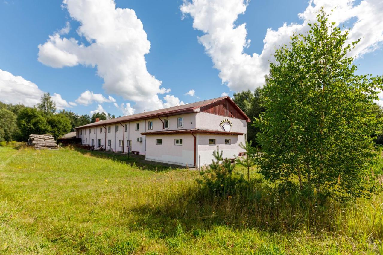 Hotel Viesu Nams “Dimantu Ferma” à Ikšķile Extérieur photo