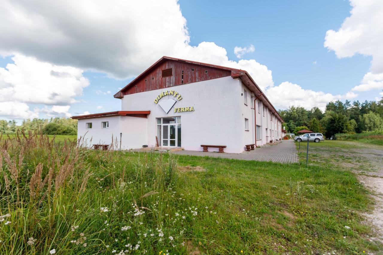 Hotel Viesu Nams “Dimantu Ferma” à Ikšķile Extérieur photo