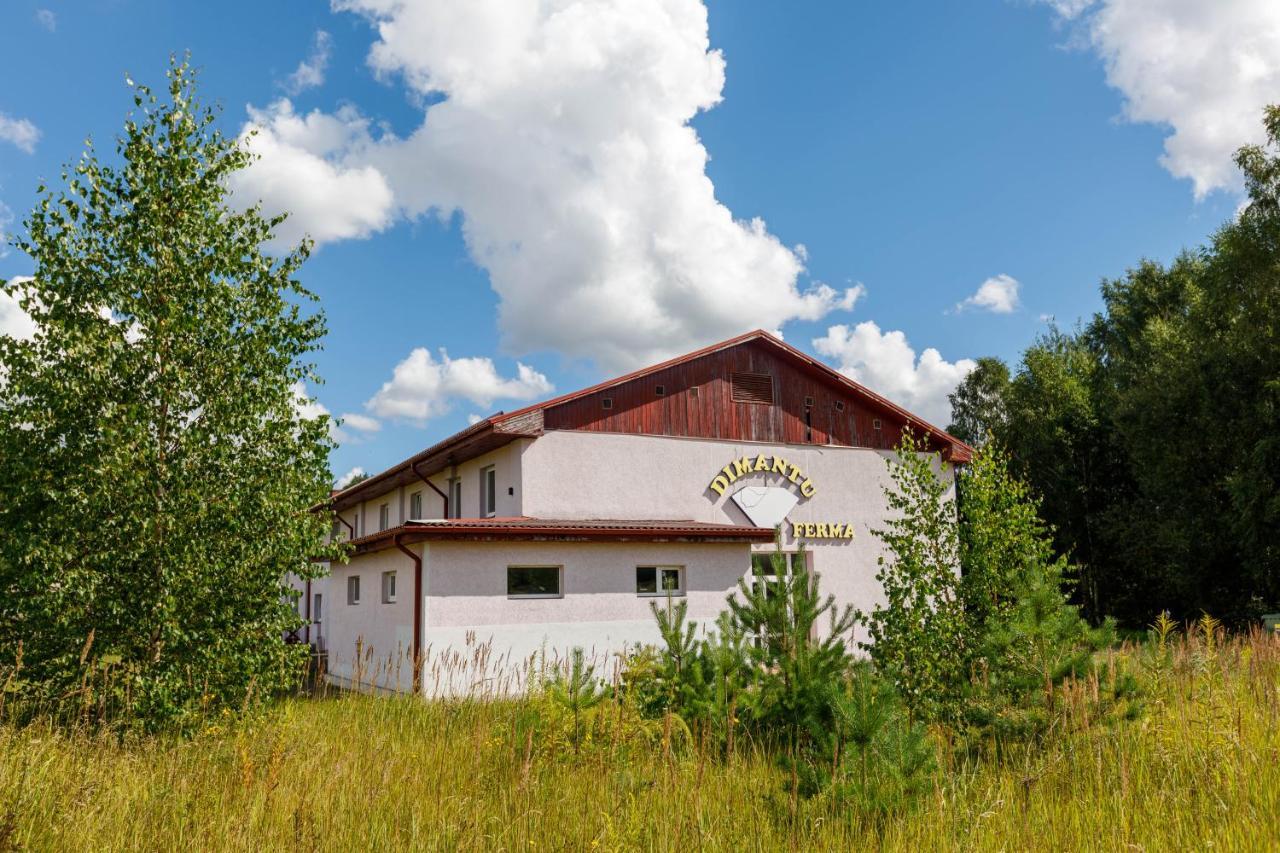 Hotel Viesu Nams “Dimantu Ferma” à Ikšķile Extérieur photo