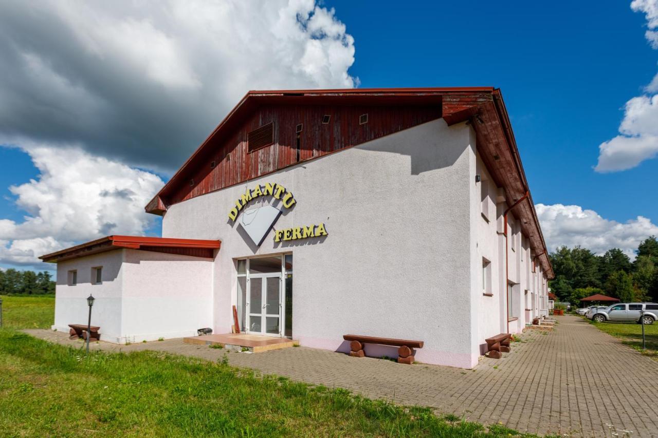 Hotel Viesu Nams “Dimantu Ferma” à Ikšķile Extérieur photo