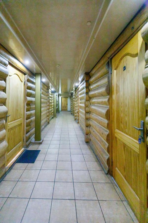 Hotel Viesu Nams “Dimantu Ferma” à Ikšķile Extérieur photo
