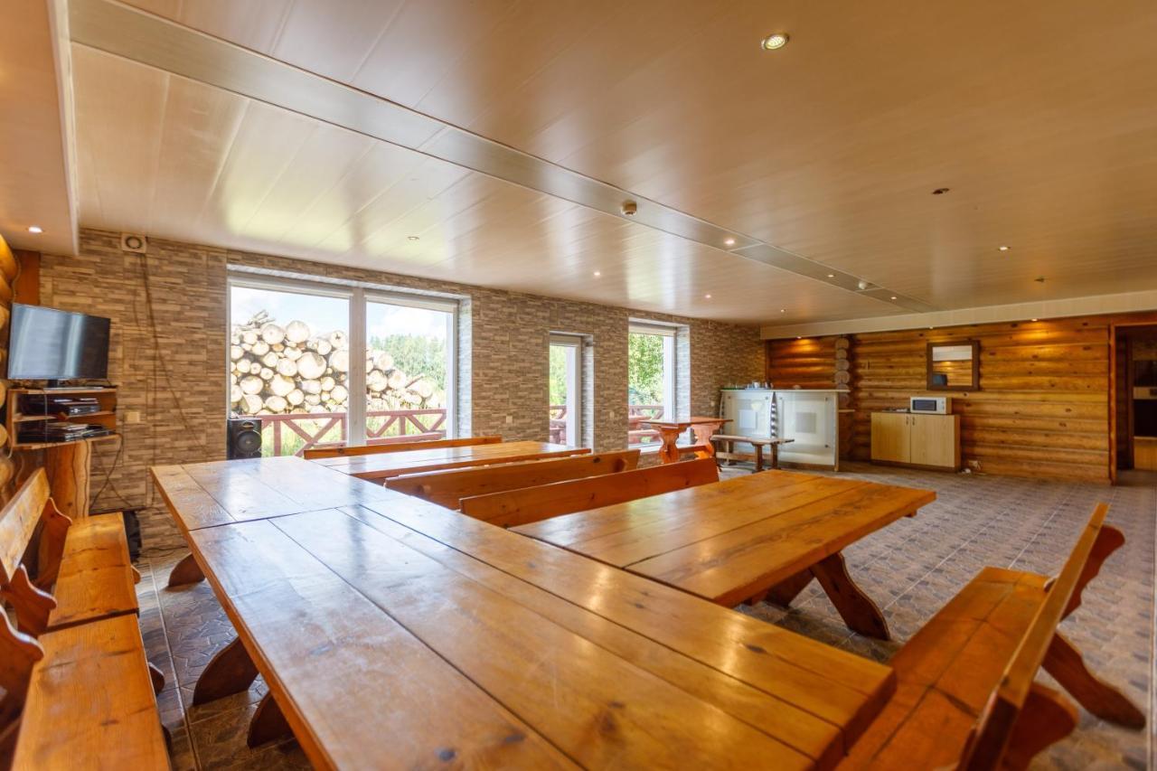 Hotel Viesu Nams “Dimantu Ferma” à Ikšķile Extérieur photo
