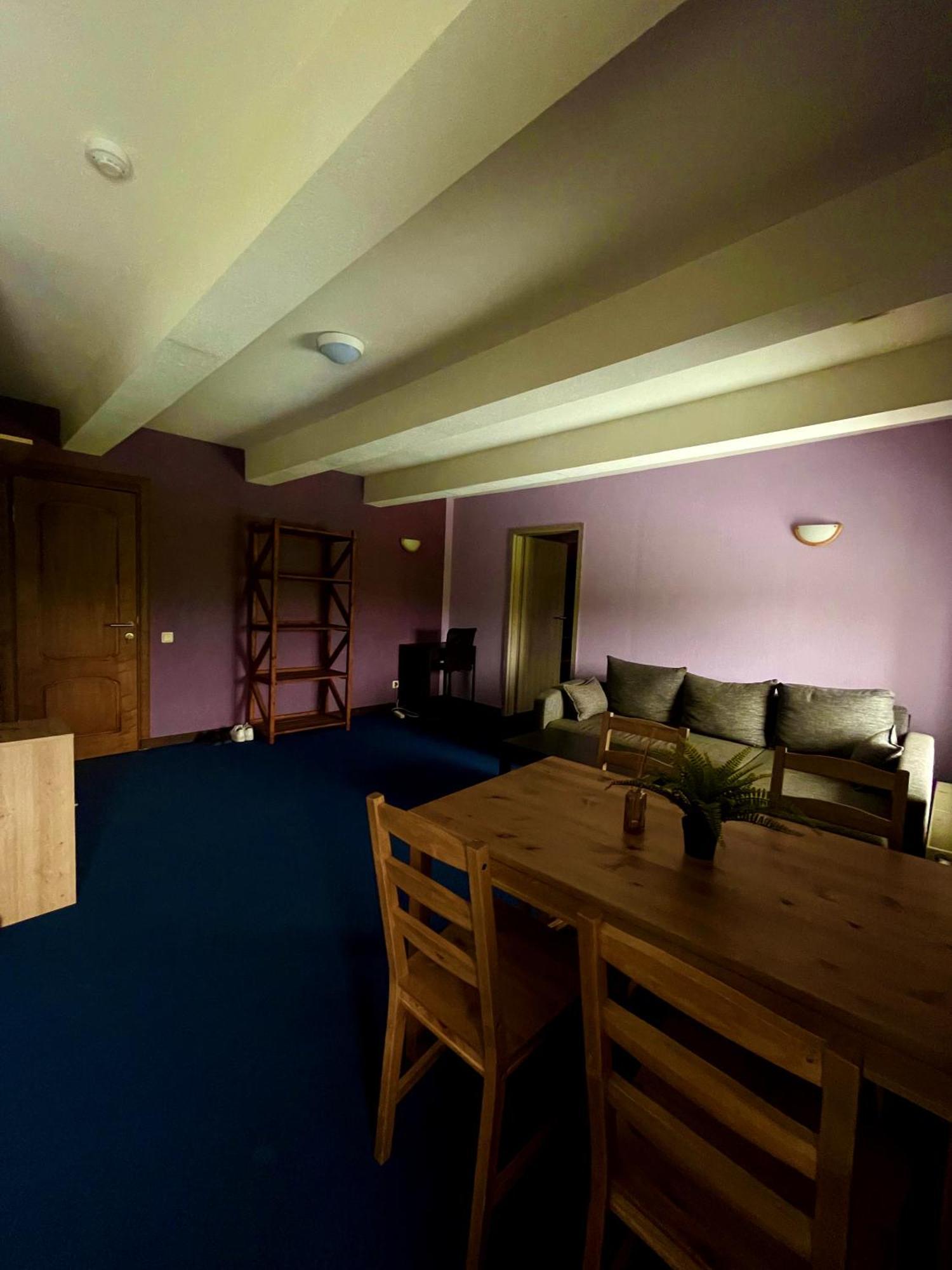 Hotel Viesu Nams “Dimantu Ferma” à Ikšķile Extérieur photo